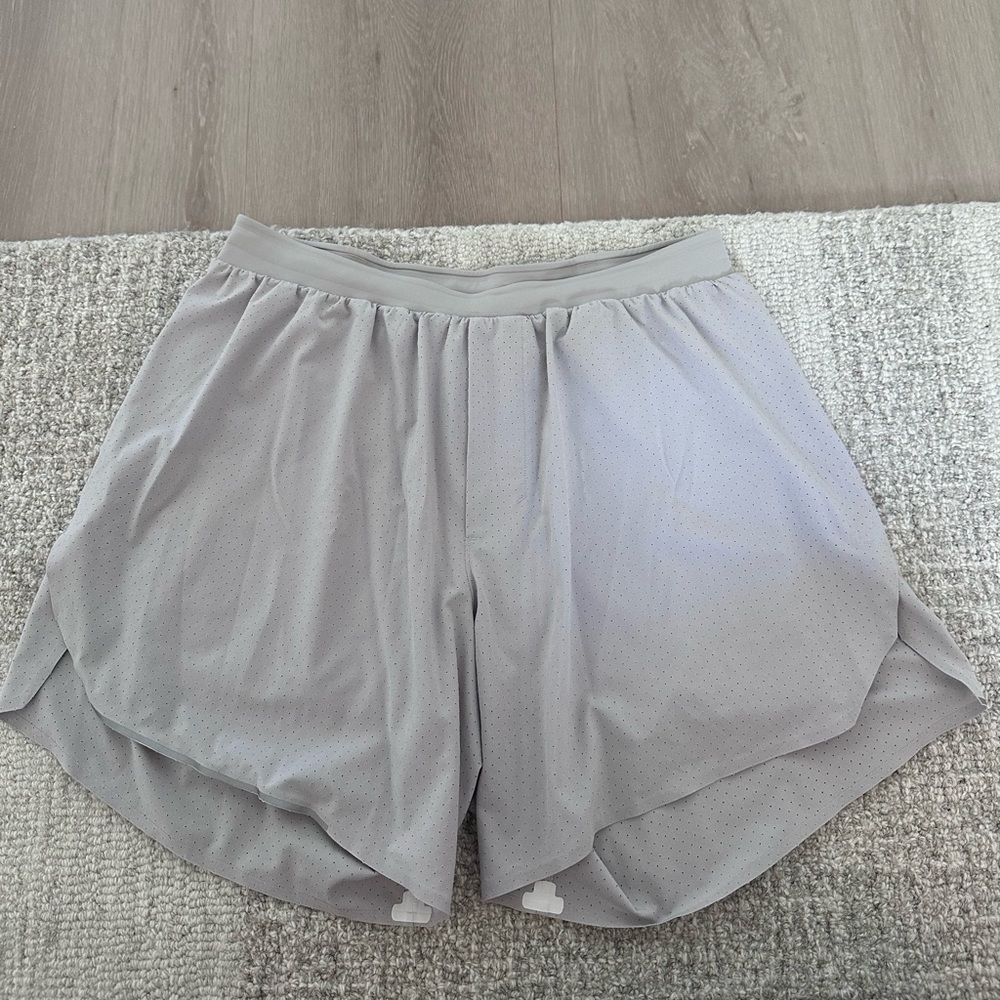 - Lululemon Men's Fast and Free Short 6"
*Lined